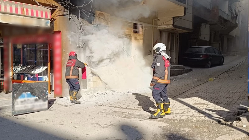 Şanlıurfa’da elektrik panosunda çıkan yangın söndürüldü