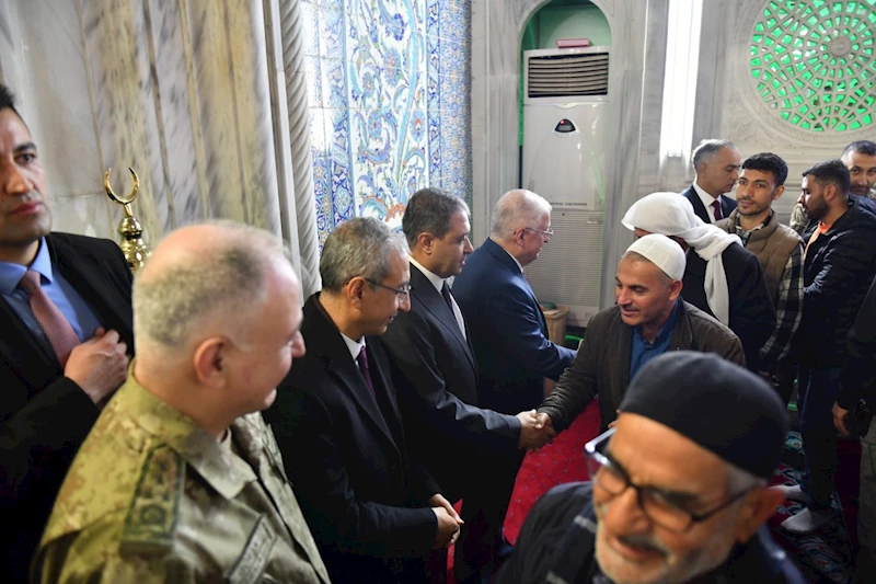 Bakan Güler, bayram namazını Şanlıurfa