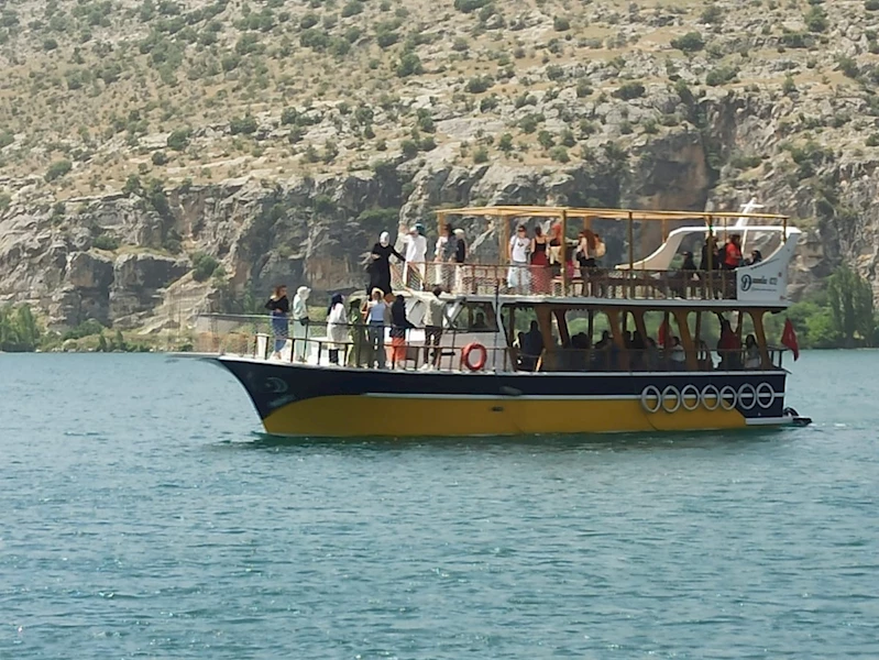 Halfeti’de bayram yoğunluğu