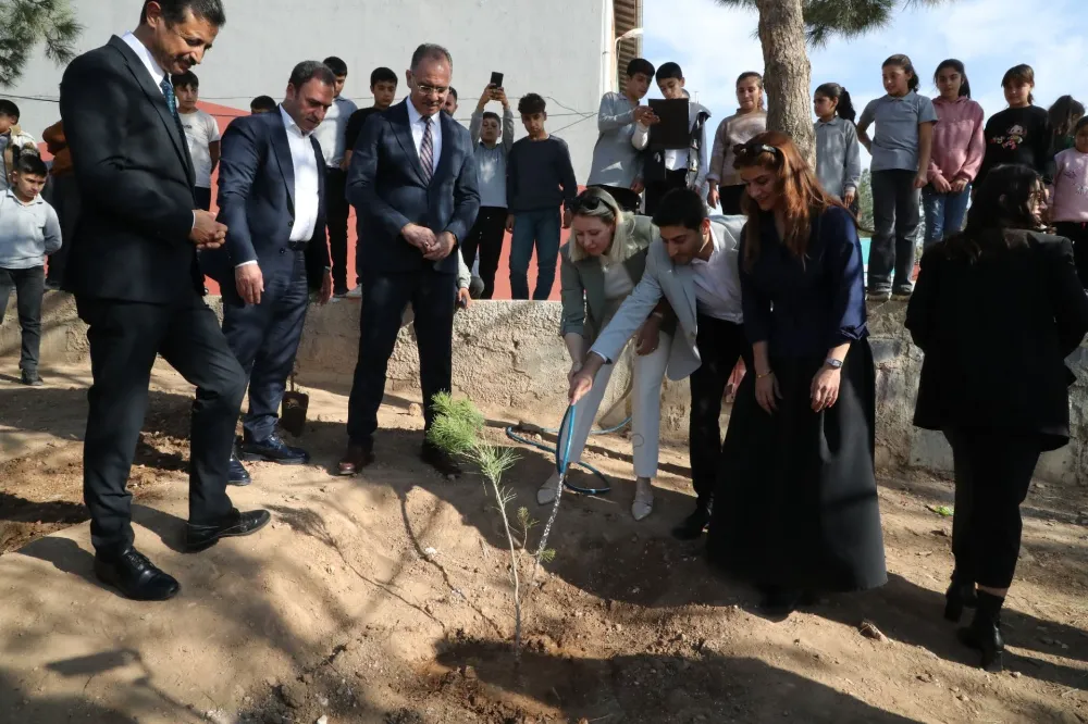 Eyyübiye Kırkmağara’da Öğretmenler Günü Kutlandı