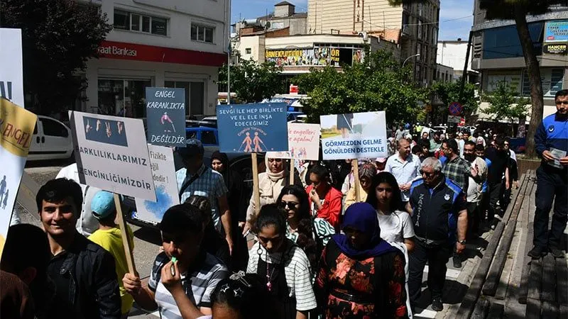 Siverek Belediyesi engellileri unutmadı