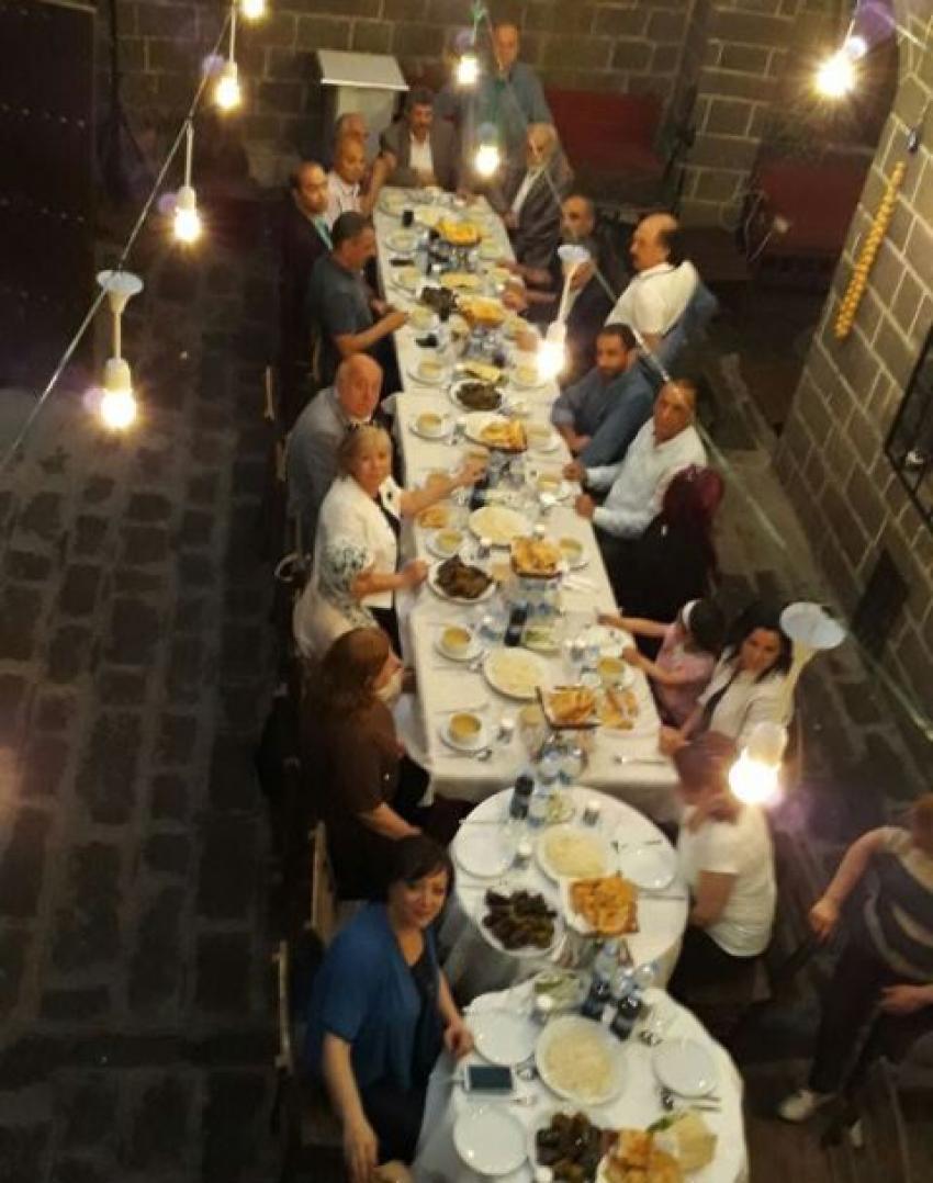 KENAN AKSU` DAN *TARİH KOKULU* İFTAR